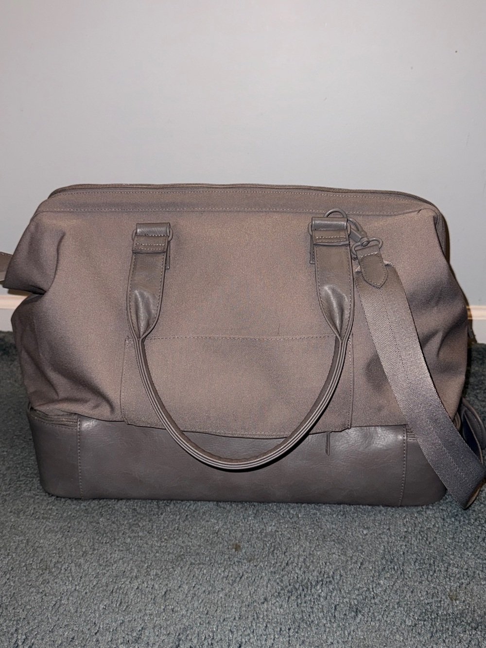 BEIS Gray Weekender Travel Bag with Detachable Strap - Picture 2 of 5
